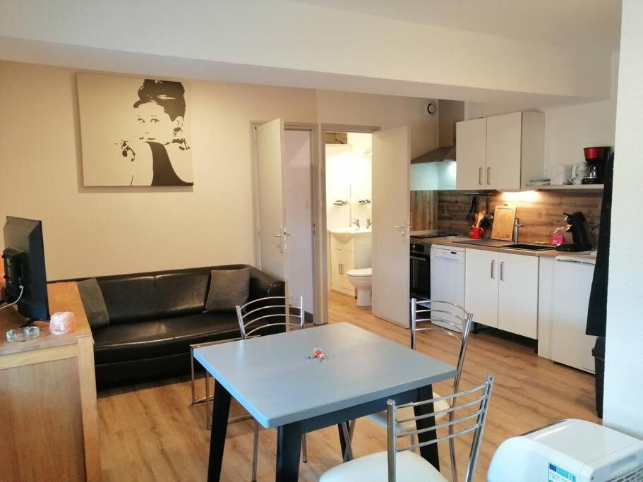 Joyeuse, Superbe Appartement D'Environs 30M2. Exteriör bild